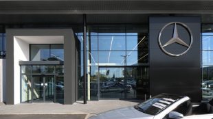 Mercedes-Benz, Cheshire Oaks